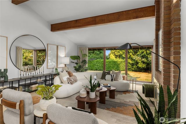 10785 Bill Point Crest NE, Bainbridge Island, WA 98110