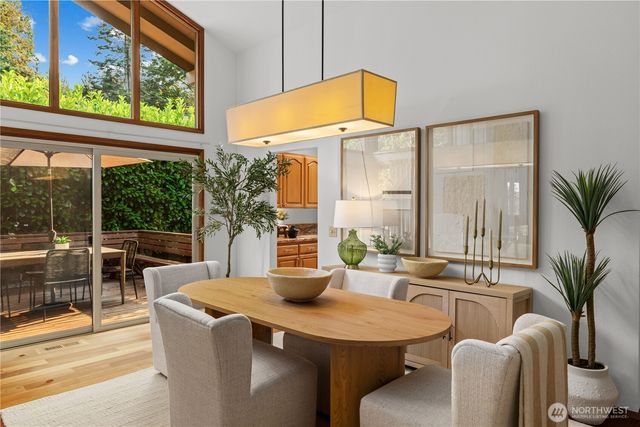 10785 Bill Point Crest NE, Bainbridge Island, WA 98110
