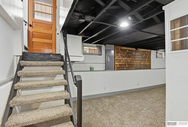 2533 N 49th Street, Omaha, NE 68104