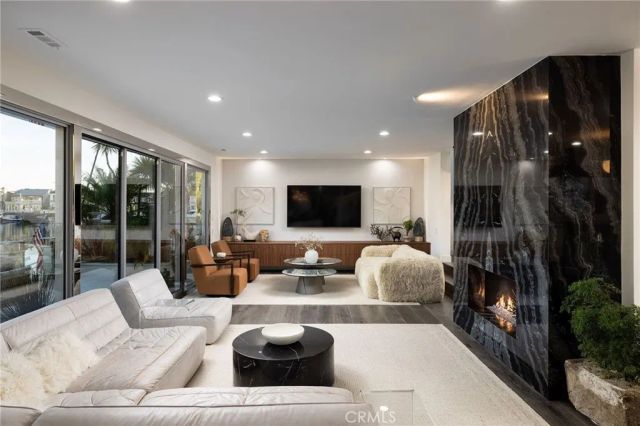 500 Harbor Island Drive, Newport Beach, CA 92660