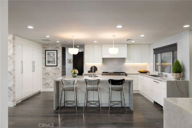 500 Harbor Island Drive, Newport Beach, CA 92660