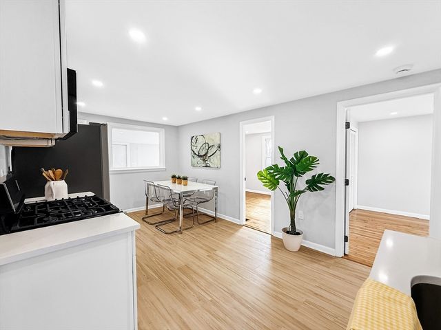 87 Arborway Dr, Braintree, MA 02184