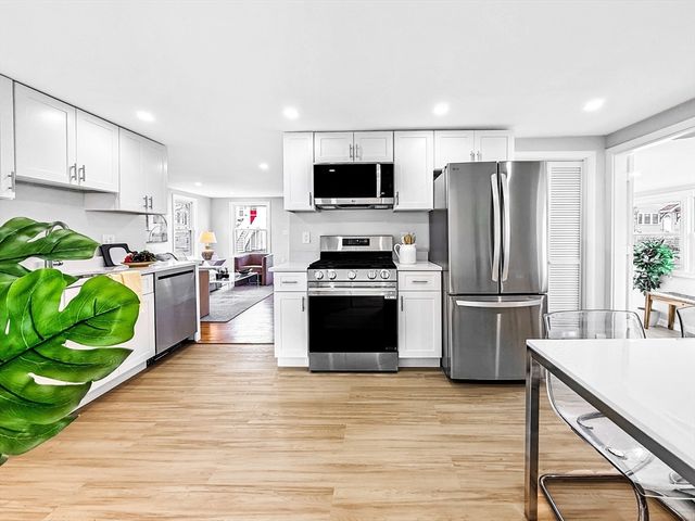 87 Arborway Dr, Braintree, MA 02184