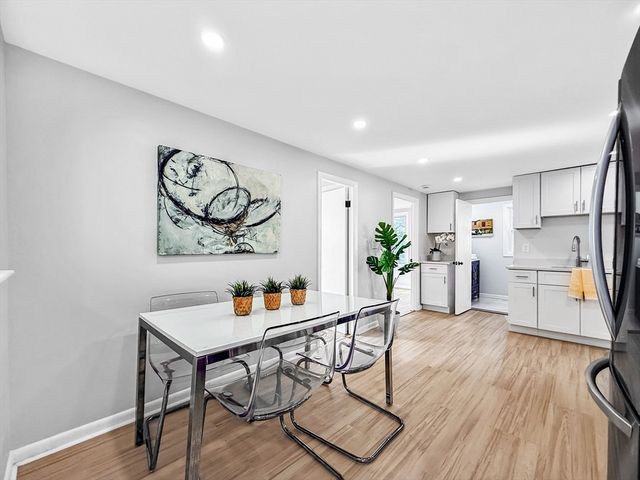 87 Arborway Dr, Braintree, MA 02184