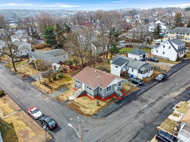 87 Arborway Dr, Braintree, MA 02184