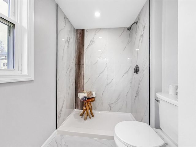 87 Arborway Dr, Braintree, MA 02184