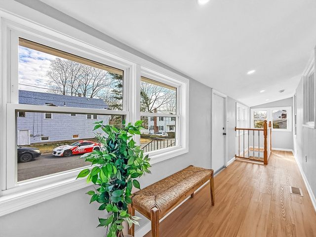 87 Arborway Dr, Braintree, MA 02184