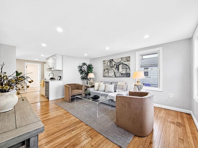 87 Arborway Dr, Braintree, MA 02184