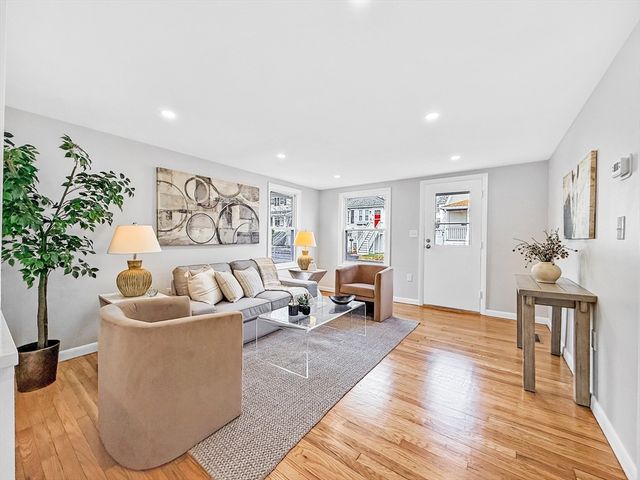 87 Arborway Dr, Braintree, MA 02184