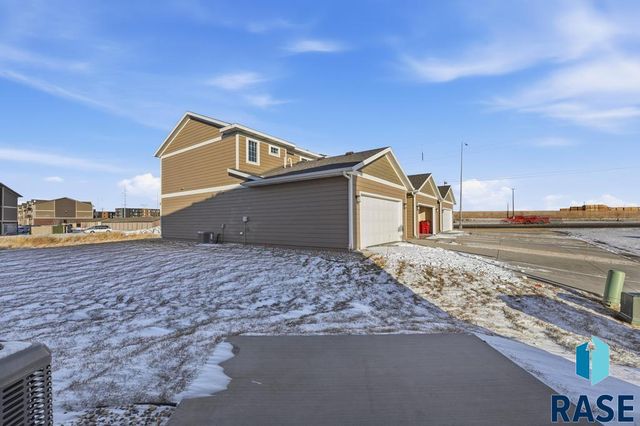 1263 N Marion Rd Road 5, Sioux Falls, SD 57107