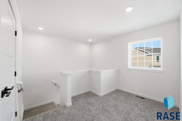 1263 N Marion Rd Road 5, Sioux Falls, SD 57107