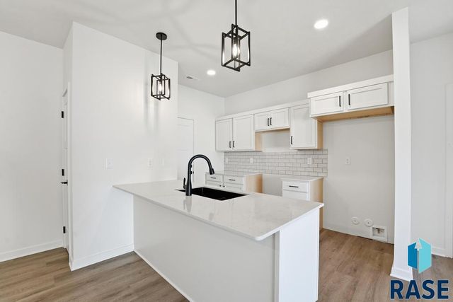 1263 N Marion Rd Road 5, Sioux Falls, SD 57107