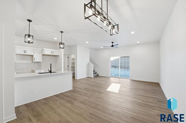 1263 N Marion Rd Road 5, Sioux Falls, SD 57107