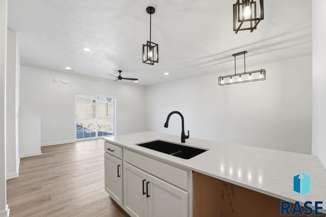 1263 N Marion Rd Road 5, Sioux Falls, SD 57107