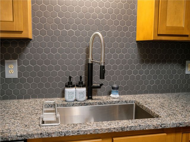 2 Lea Lane, Bella Vista, AR 72714