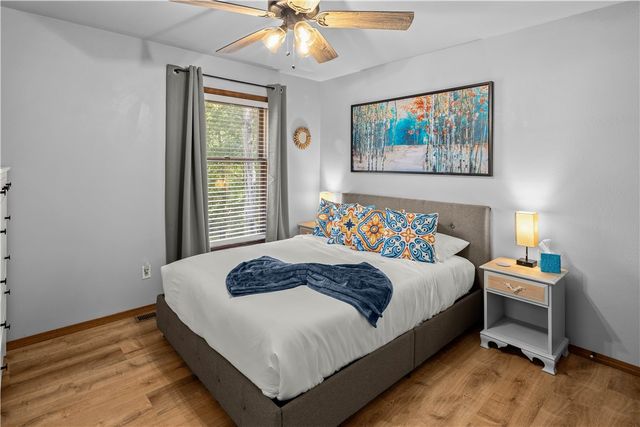2 Lea Lane, Bella Vista, AR 72714