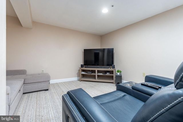 1504 GUNPOWDER RD, Phoenixville, PA 19460