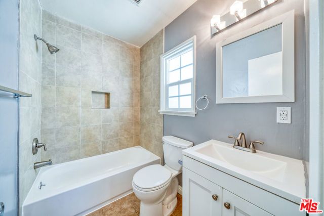 1112 Ocean Park Boulevard F, Santa Monica, CA 90405