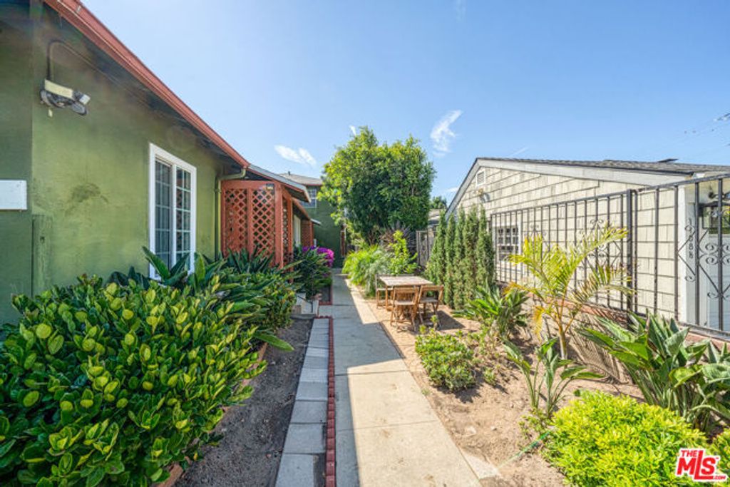 1112 Ocean Park Boulevard F, Santa Monica, CA 90405