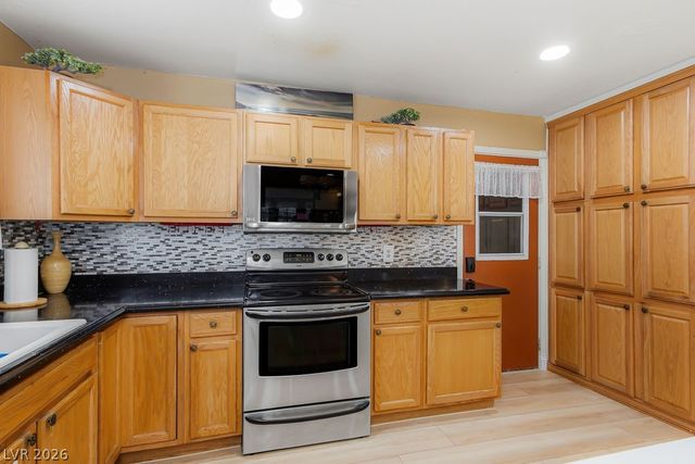 4092 East Harmon Avenue, Las Vegas, NV 89121