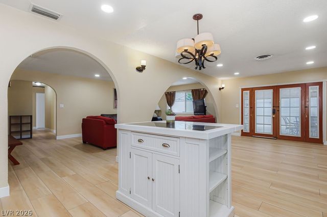 4092 East Harmon Avenue, Las Vegas, NV 89121