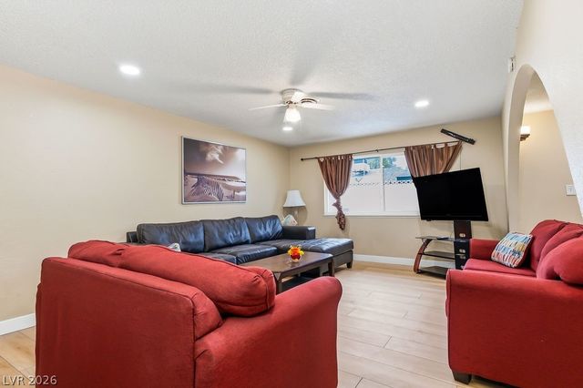4092 East Harmon Avenue, Las Vegas, NV 89121