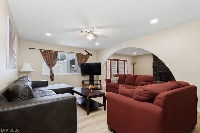 4092 East Harmon Avenue, Las Vegas, NV 89121
