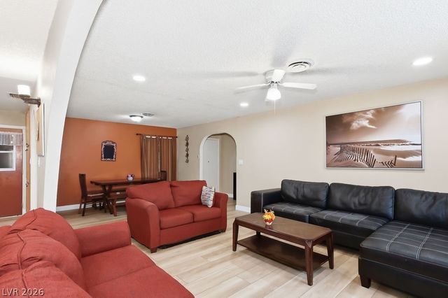4092 East Harmon Avenue, Las Vegas, NV 89121