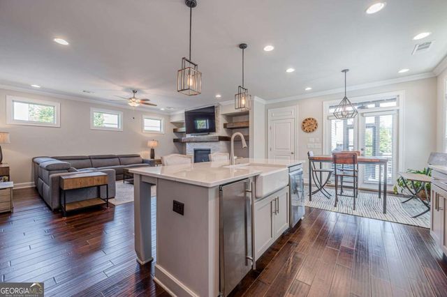 910 Hargrove Point Way, Alpharetta, GA 30004