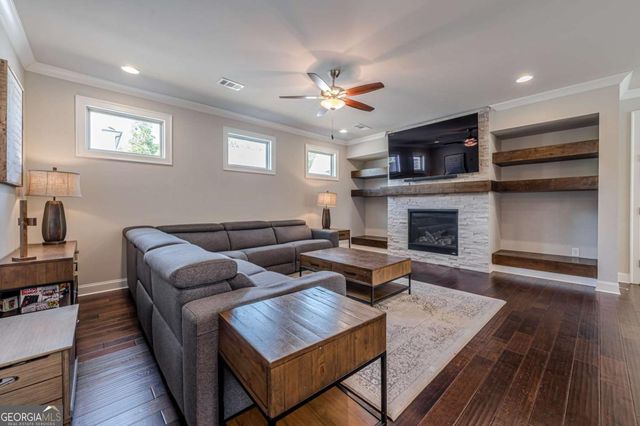 910 Hargrove Point Way, Alpharetta, GA 30004