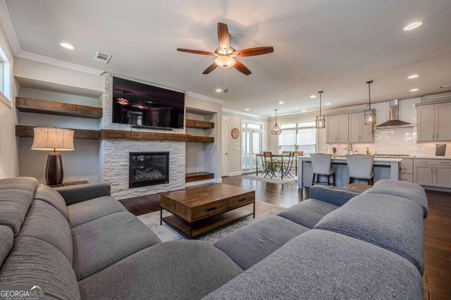 910 Hargrove Point Way, Alpharetta, GA 30004