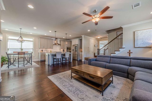 910 Hargrove Point Way, Alpharetta, GA 30004