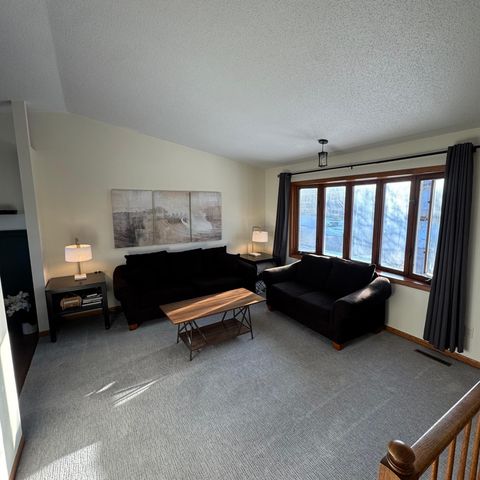 3822 9th Ave SW, Rochester, MN 55902