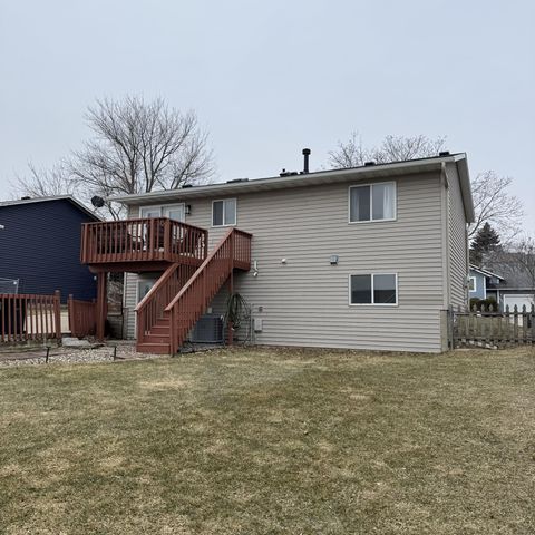 3822 9th Ave SW, Rochester, MN 55902