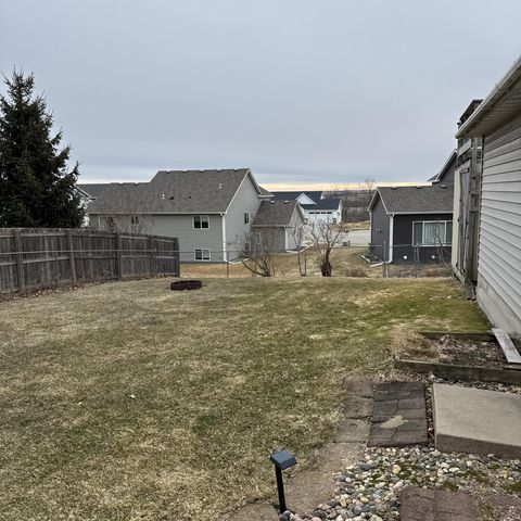 3822 9th Ave SW, Rochester, MN 55902