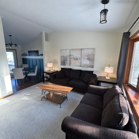 3822 9th Ave SW, Rochester, MN 55902