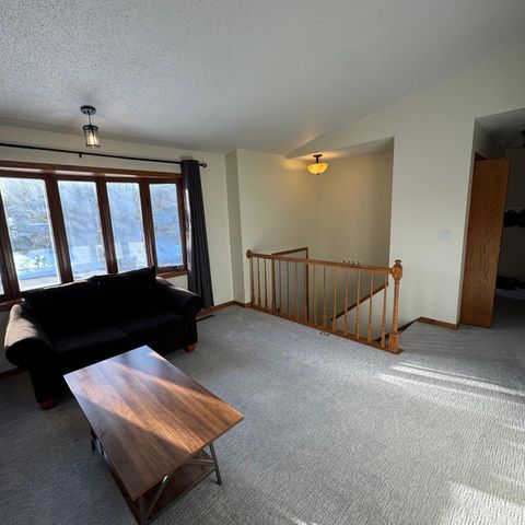 3822 9th Ave SW, Rochester, MN 55902