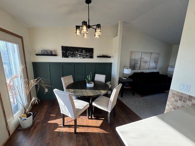 3822 9th Ave SW, Rochester, MN 55902