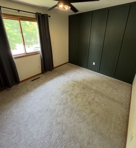 3822 9th Ave SW, Rochester, MN 55902