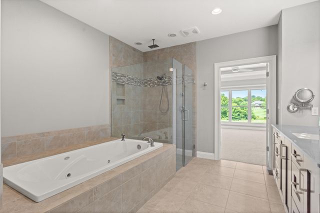 1209 MARCASSIN DR, Columbia, MO 65201