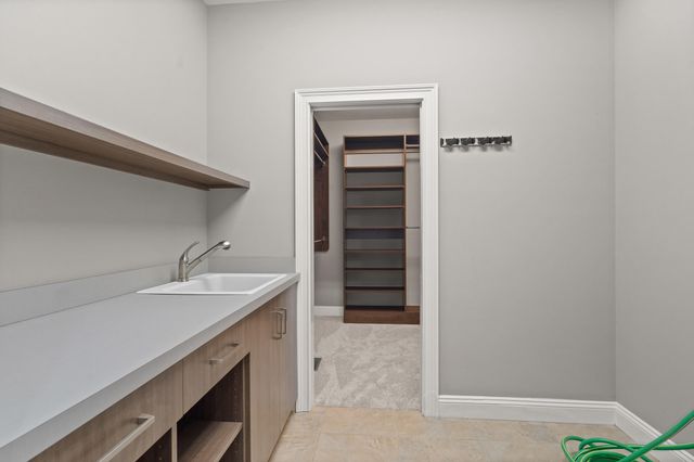 1209 MARCASSIN DR, Columbia, MO 65201