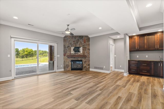 1209 MARCASSIN DR, Columbia, MO 65201