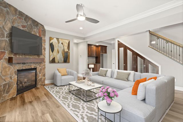 1209 MARCASSIN DR, Columbia, MO 65201