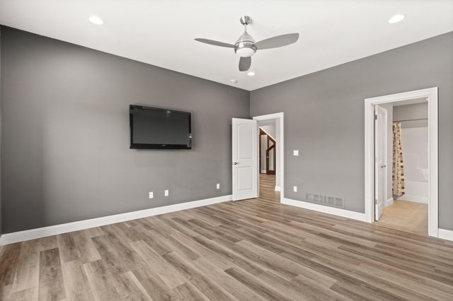 1209 MARCASSIN DR, Columbia, MO 65201