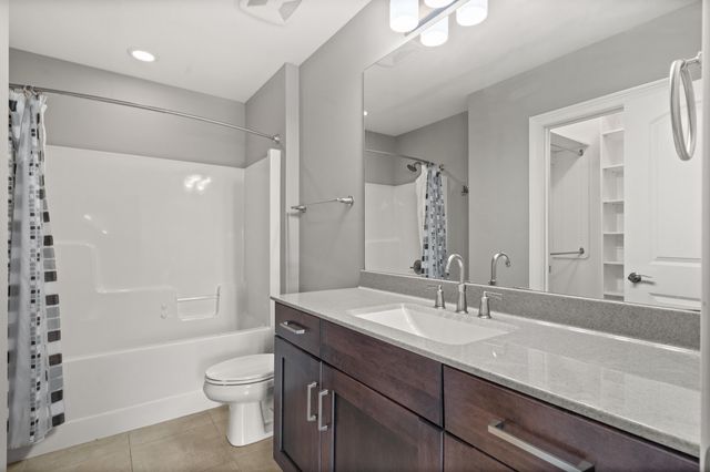 1209 MARCASSIN DR, Columbia, MO 65201