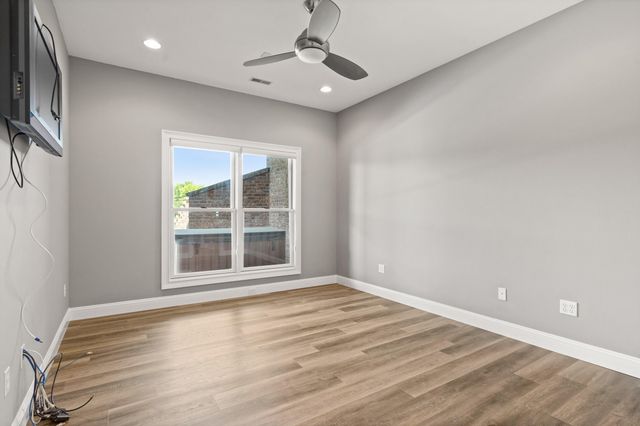 1209 MARCASSIN DR, Columbia, MO 65201