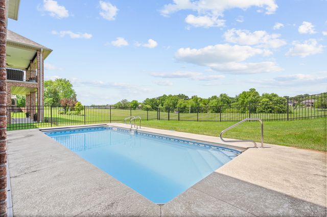 1209 MARCASSIN DR, Columbia, MO 65201