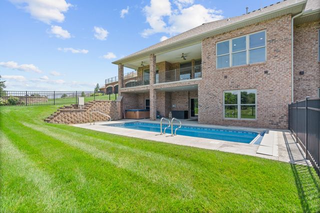 1209 MARCASSIN DR, Columbia, MO 65201