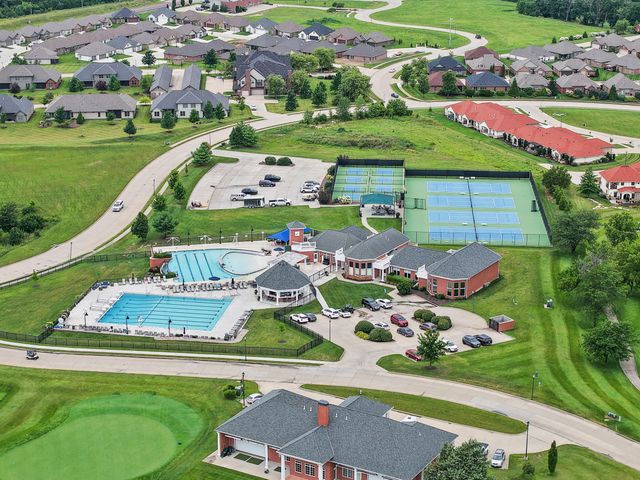 1209 MARCASSIN DR, Columbia, MO 65201