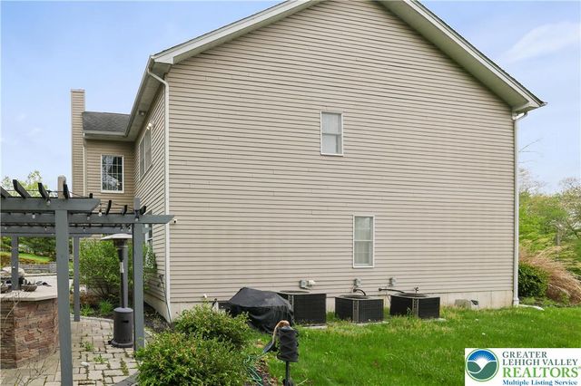 258 Rising Meadow Way, East Stroudsburg, PA 18302